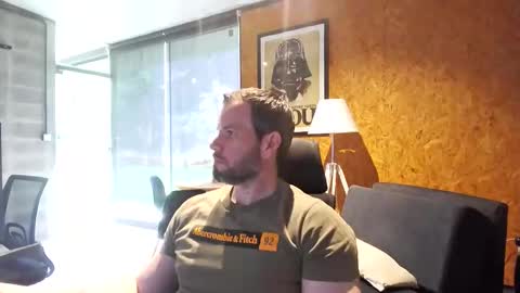 Snapshot of shad0w_hunter chatting on November 8, 2:28 pm shad0w_hunter online show from November 8, 2:28 pm