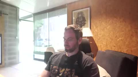 Snapshot of shad0w_hunter chatting on January 19, 1:37 pm shad0w_hunter online show from January 19, 1:37 pm