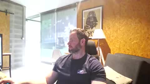 Snapshot of shad0w_hunter chatting on March 9, 1:37 pm shad0w_hunter online show from March 9, 1:37 pm