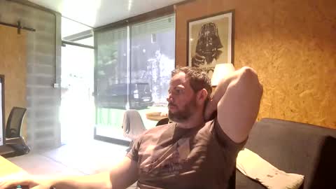 Snapshot of shad0w_hunter chatting on March 20, 2:33 pm shad0w_hunter online show from March 20, 2:33 pm