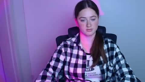 Snapshot of shadowkate chatting on October 29, 1:24 pm Kate online show from October 29, 1:24 pm