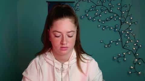 Snapshot of shadowkate chatting on October 31, 6:47 am Kate online show from October 31, 6:47 am