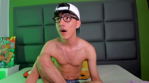 shady_stone online show from February 11, 7:33 am