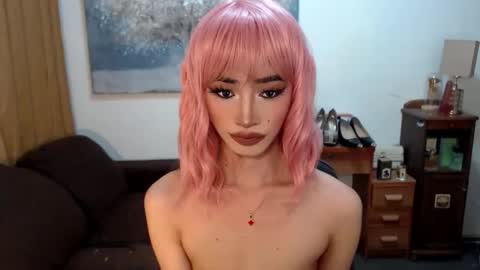 Snapshot of shaina_cummer chatting on February 3, 6:22 am shaina online show from February 3, 6:22 am