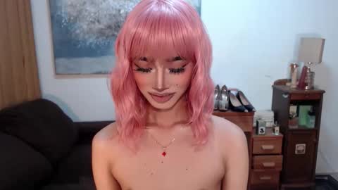 Snapshot of shaina_cummer chatting on February 4, 7:31 pm shaina online show from February 4, 7:31 pm