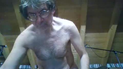 Snapshot of shairy702 chatting on October 13, 2:22 am shairy702 online show from October 13, 2:22 am