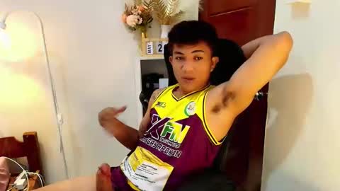 Snapshot of shake_raytow34 chatting on May 22, 4:45 pm shake_raytow34 online show from May 22, 4:45 pm