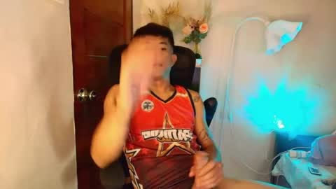 Snapshot of shake_raytow34 chatting on June 20, 6:00 pm shake_raytow34 online show from June 20, 6:00 pm