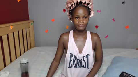 Snapshot of shakkiecam chatting on March 3, 12:05 pm Shaky online show from March 3, 12:05 pm