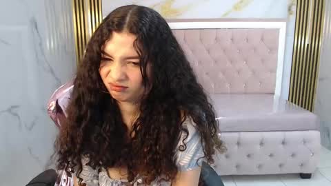 Snapshot of shalon_diaz_sub chatting on January 18, 1:08 pm Shalon online show from January 18, 1:08 pm