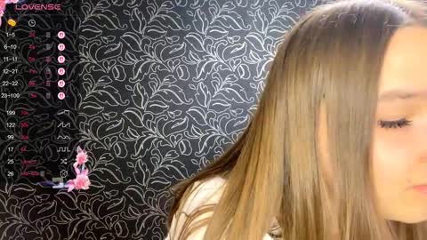 Snapshot of shalonjoosten chatting on October 19, 9:04 pm Iris online show from October 19, 9:04 pm