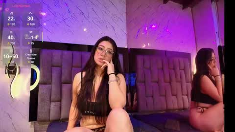 shalyn_lux online show from November 20, 4:01 am