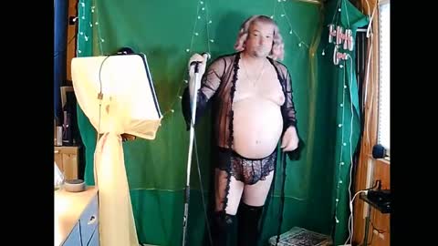 Snapshot of shamelessman96 chatting on April 12, 3:39 pm NakedSinger online show from April 12, 3:39 pm