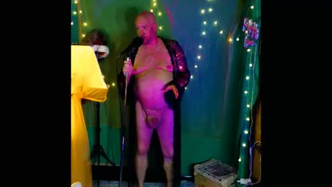 Snapshot of shamelessman96 chatting on July 4, 7:42 pm NakedSinger online show from July 4, 7:42 pm