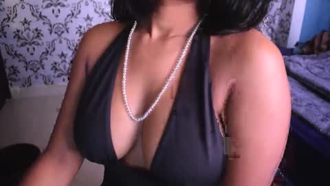 Snapshot of shanaya_indian chatting on December 5, 5:04 am shanaya indian online show from December 5, 5:04 am