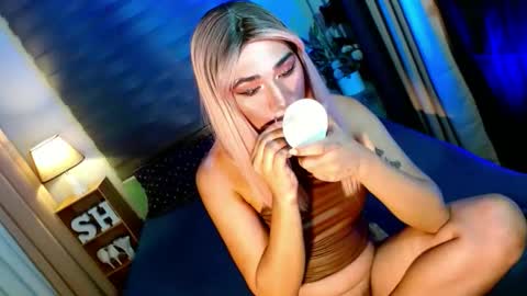 MISS SHANE online show from December 3, 6:39 pm