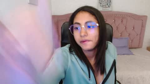 shanelle online show from February 6, 9:11 am