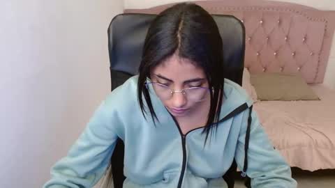 shanelle online show from February 18, 9:21 am