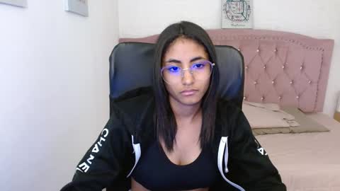 shanelle online show from February 26, 6:26 am