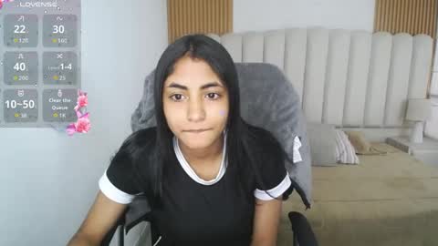 shanelle online show from May 26, 12:01 pm