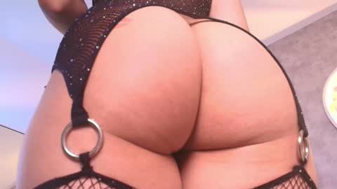 shanell online show from December 18, 4:18 am