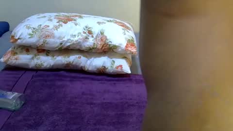 Snapshot of shanell_kiss chatting on September 18, 11:40 pm shanell kiss online show from September 18, 11:40 pm