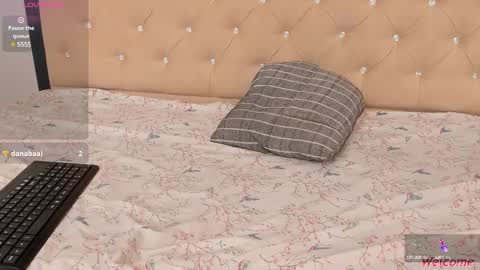 Snapshot of shanelle__ chatting on March 8, 7:09 pm S H A N E L L E online show from March 8, 7:09 pm