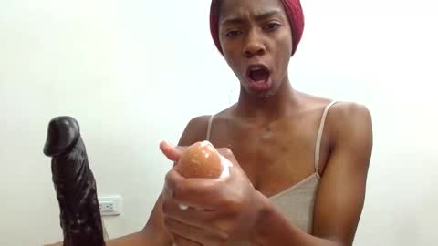 Snapshot of shanelle__ chatting on September 16, 12:50 pm S H A N E L L E online show from September 16, 12:50 pm