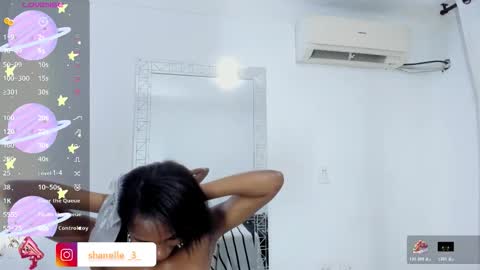 Snapshot of shanelle__ chatting on November 11, 3:23 pm S H A N E L L E online show from November 11, 3:23 pm