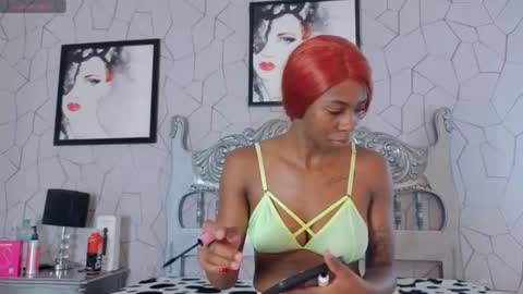 Snapshot of shanelle__ chatting on June 11, 1:53 pm S H A N E L L E online show from June 11, 1:53 pm