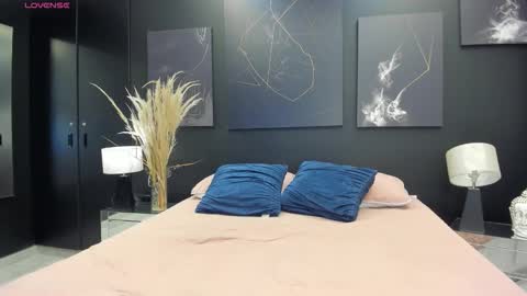 Shanell Moore online show from September 28, 1:05 pm