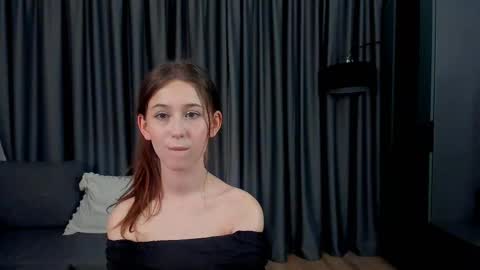 me name is Mia online show from December 16, 5:29 pm