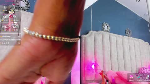 Snapshot of shanelwest7 chatting on December 12, 4:32 pm Shanel online show from December 12, 4:32 pm