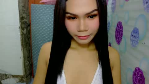 Snapshot of shanica_lee972385 chatting on May 25, 9:43 pm shanica_lee972385 online show from May 25, 9:43 pm