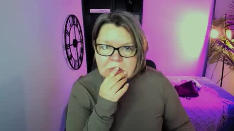 Shannon online show from March 30, 1:01 pm