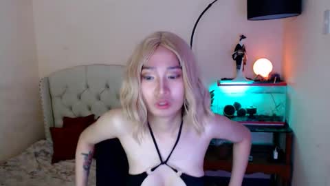 SHANTA FOX  s online show from February 9, 11:25 am