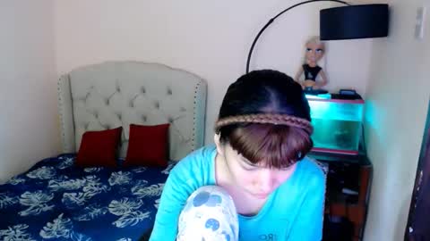 Snapshot of shantalfoxxy chatting on February 19, 2:40 am SHANTA FOX s online show from February 19, 2:40 am