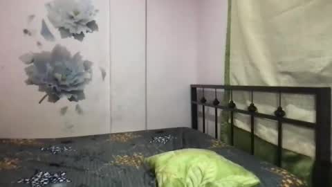 shantallee online show from October 6, 12:30 am