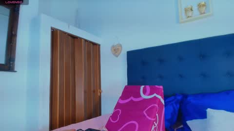 shantallvegga1 online show from September 16, 12:17 pm