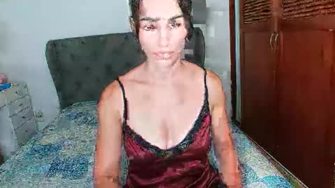 Snapshot of shantalxxx67 chatting on January 19, 3:21 am shantal online show from January 19, 3:21 am