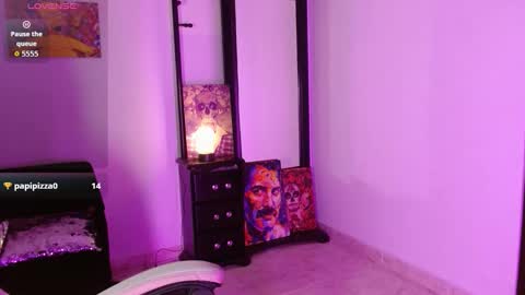 sharaross1 online show from November 11, 5:29 am