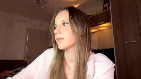 Snapshot of shardamcelhiney chatting on February 25, 8:35 am Arina online show from February 25, 8:35 am