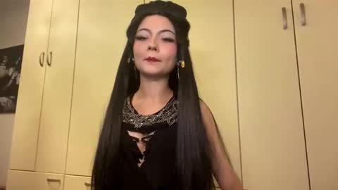 Snapshot of sharellgilvin chatting on October 18, 6:19 pm Angie online show from October 18, 6:19 pm