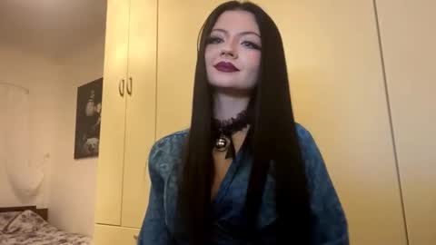 Snapshot of sharellgilvin chatting on October 20, 5:35 pm Angie online show from October 20, 5:35 pm