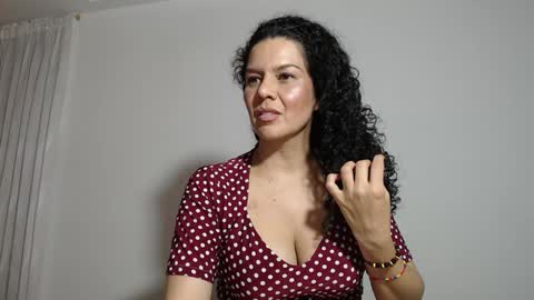 sharickleon11 online show from December 7, 2:53 am