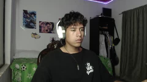 Snapshot of sharky_g chatting on December 31, 5:33 am Frqnko online show from December 31, 5:33 am