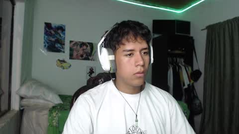 Snapshot of sharky_g chatting on January 5, 8:00 am Frqnko online show from January 5, 8:00 am