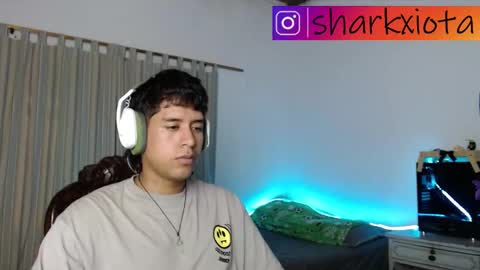 Snapshot of sharky_g chatting on October 8, 4:54 am Frqnko online show from October 8, 4:54 am