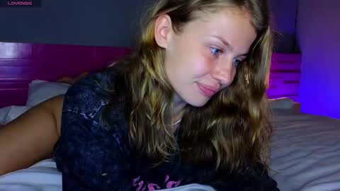 Sharleen online show from November 20, 4:18 pm