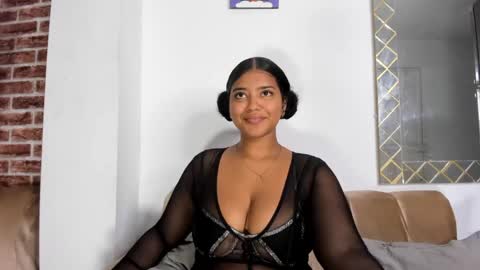 Sharlot online show from April 11, 1:37 pm